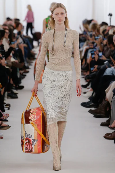 Look 24